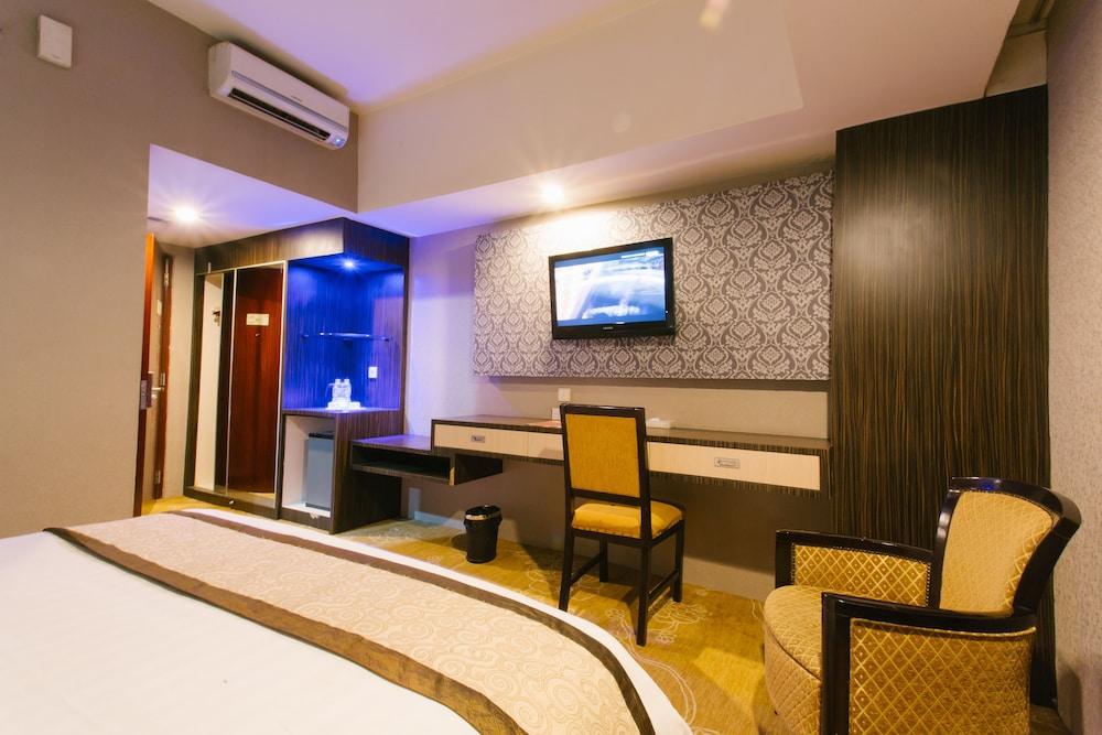 Hermes Palace Hotel Μεντάν Εξωτερικό φωτογραφία