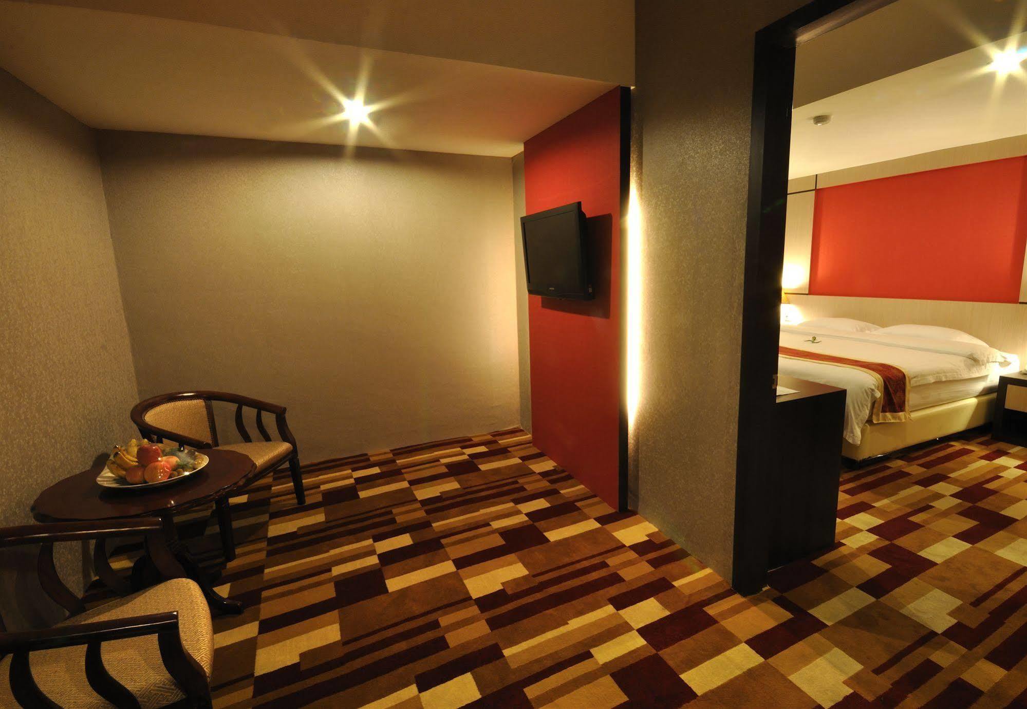 Hermes Palace Hotel Μεντάν Εξωτερικό φωτογραφία